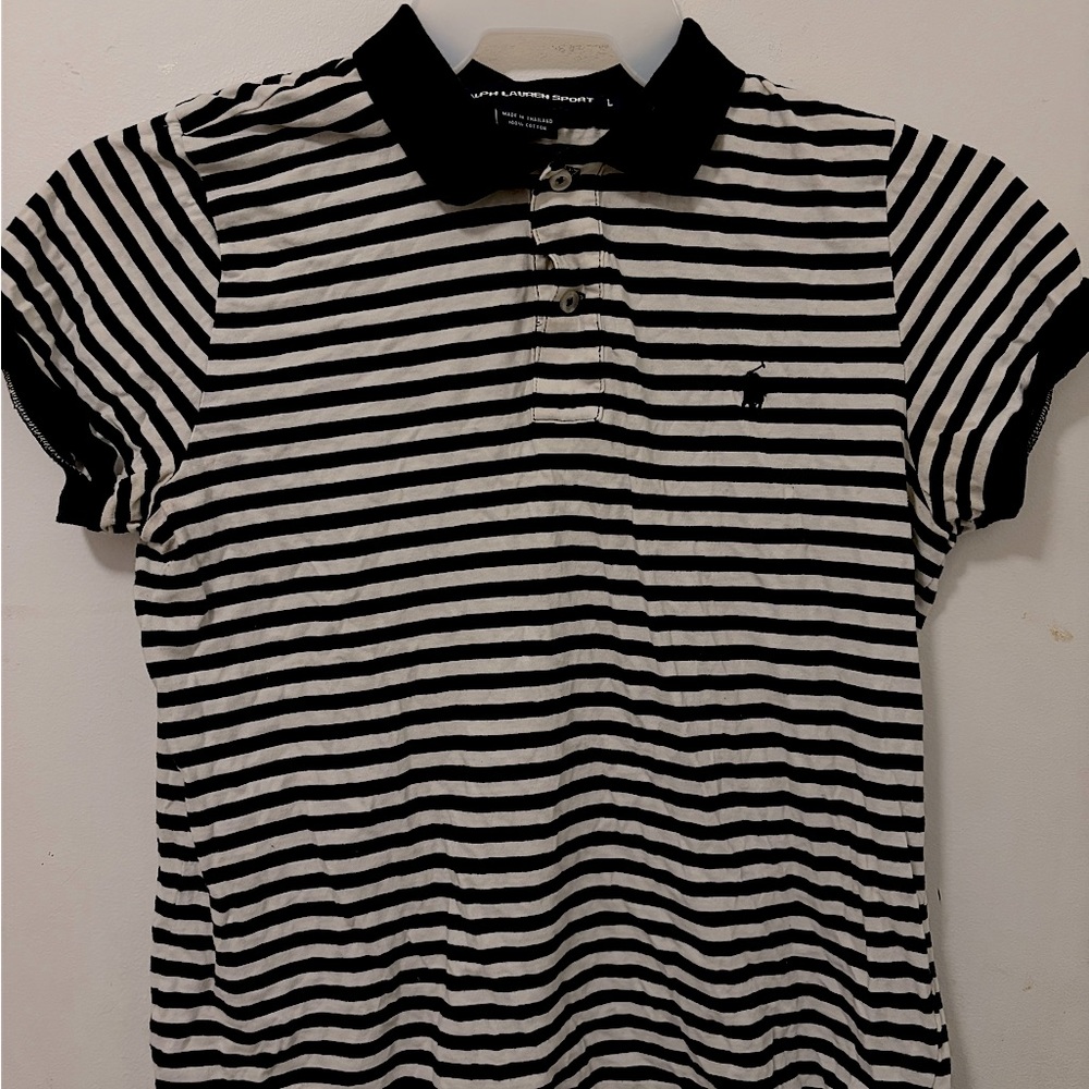 Ralph Lauren Sport polo,it’s a (L),never been worn but is a little wrinkled.